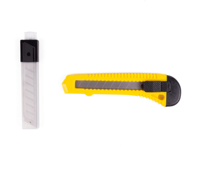 Afbreekmes 9 mm + 10 reservemessen – Lengte 147 mm, Breedte lemmet 9 mm, 147 mm