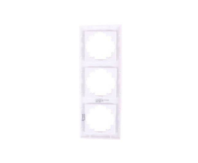 Afdekraam 3-voudig Wit, 223x81x10mm, voor schakelaars en stopcontacten.